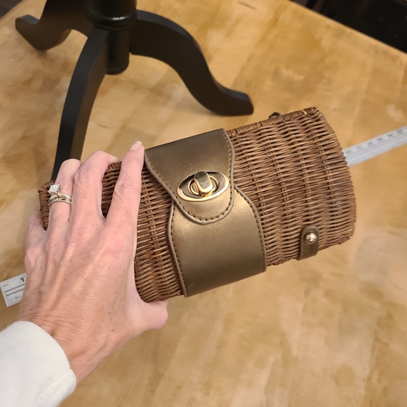 Woven Rattan Chain-Handle Shoulder Bag in Brown - Picture 4 of 5